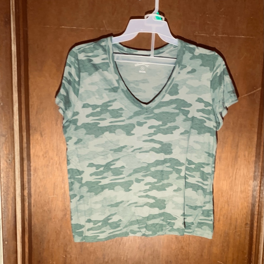 Green Camo t-shirt size XL